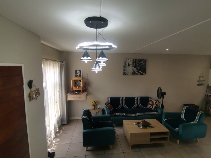 2 Bedroom Property for Sale in Albertsdal Gauteng