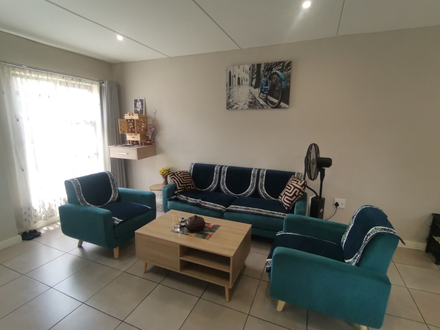 2 Bedroom Property for Sale in Albertsdal Gauteng