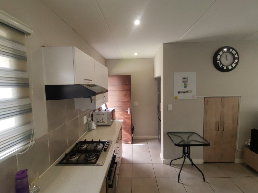 2 Bedroom Property for Sale in Albertsdal Gauteng