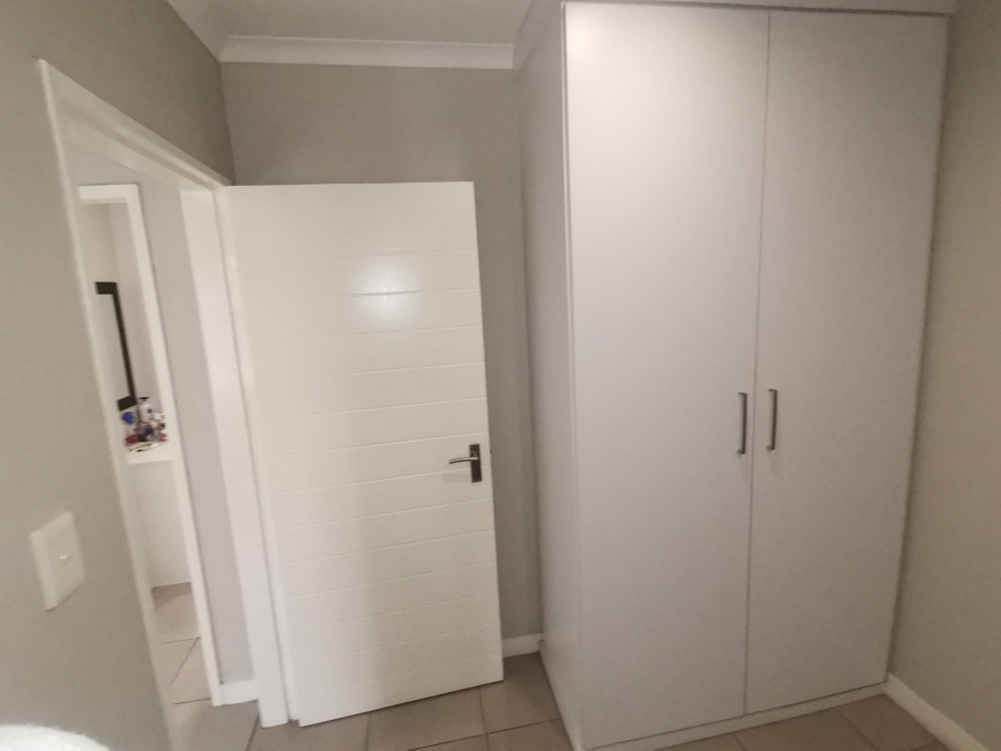 2 Bedroom Property for Sale in Albertsdal Gauteng