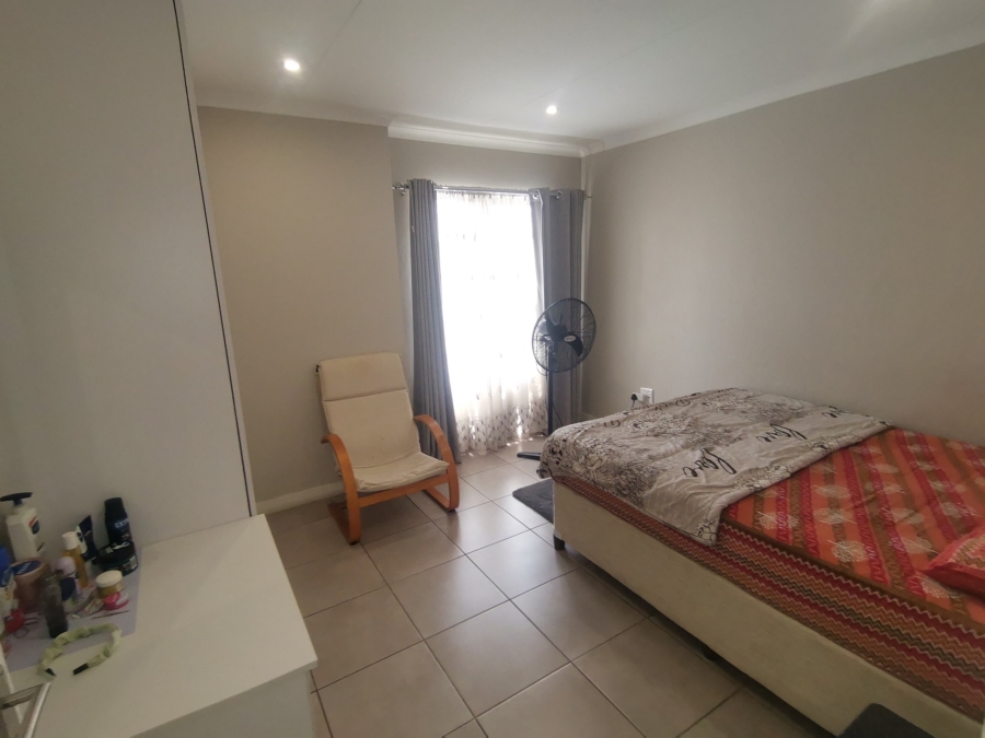 2 Bedroom Property for Sale in Albertsdal Gauteng