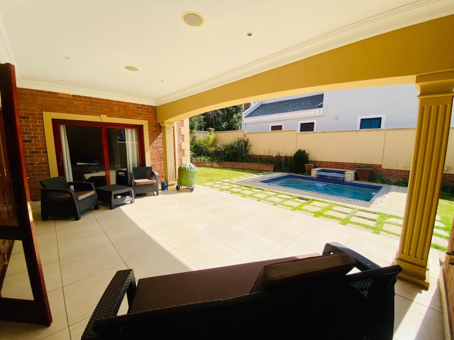 To Let 4 Bedroom Property for Rent in Melrose North Gauteng