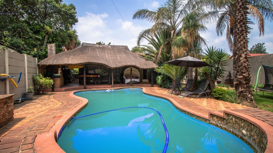 4 Bedroom Property for Sale in Farrarmere Gauteng