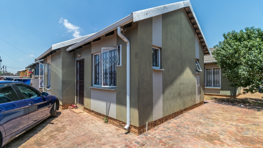 2 Bedroom Property for Sale in Savanna City Gauteng