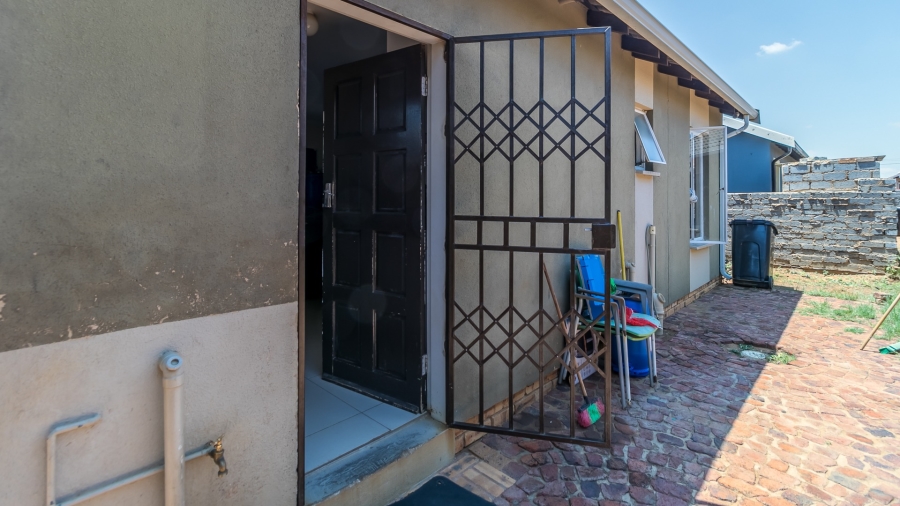 2 Bedroom Property for Sale in Savanna City Gauteng