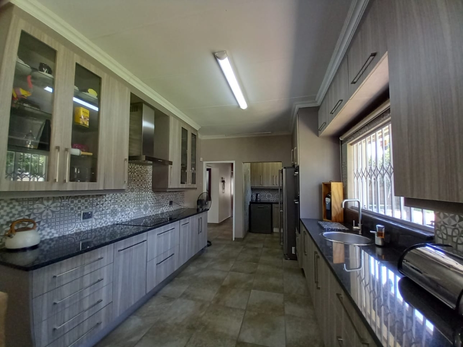 4 Bedroom Property for Sale in Magalieskruin Gauteng