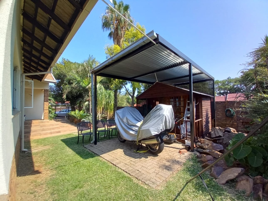 4 Bedroom Property for Sale in Magalieskruin Gauteng