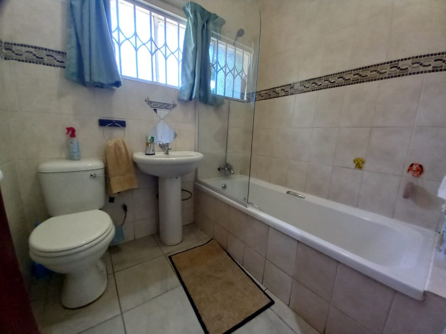 4 Bedroom Property for Sale in Magalieskruin Gauteng