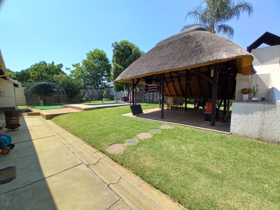 4 Bedroom Property for Sale in Magalieskruin Gauteng