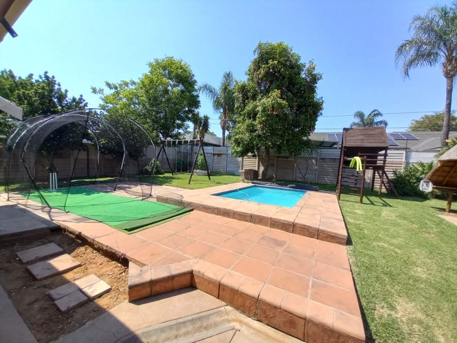 4 Bedroom Property for Sale in Magalieskruin Gauteng