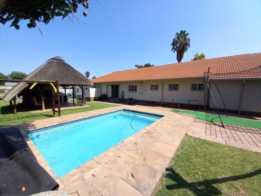 4 Bedroom Property for Sale in Magalieskruin Gauteng