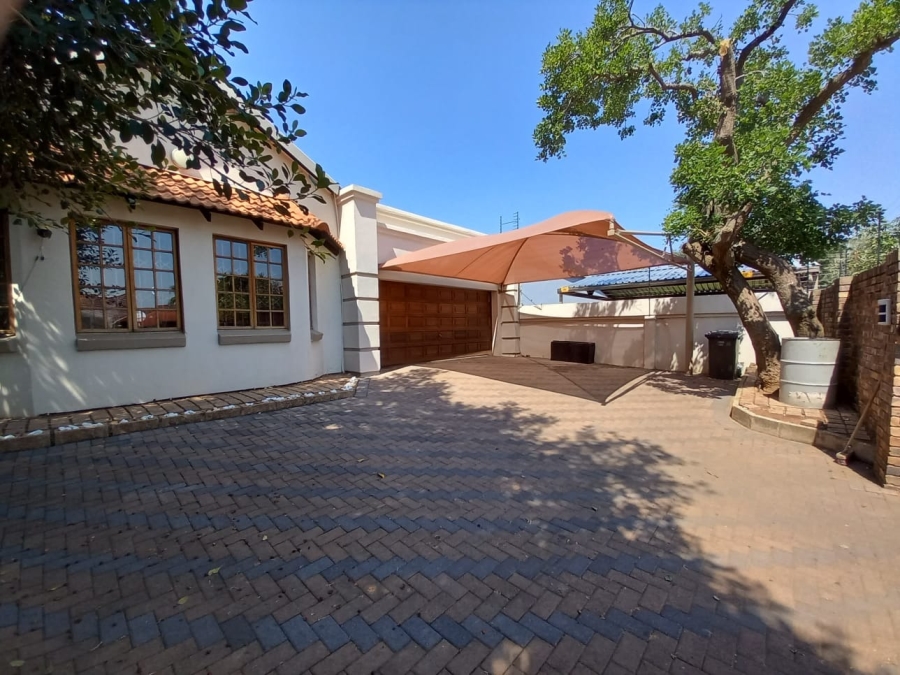 4 Bedroom Property for Sale in Magalieskruin Gauteng