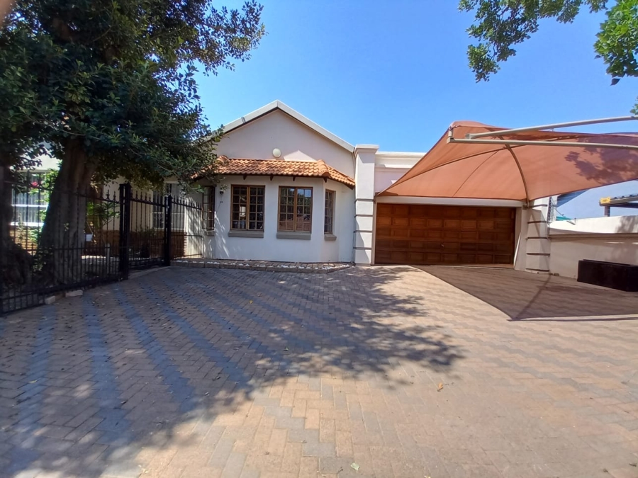 4 Bedroom Property for Sale in Magalieskruin Gauteng