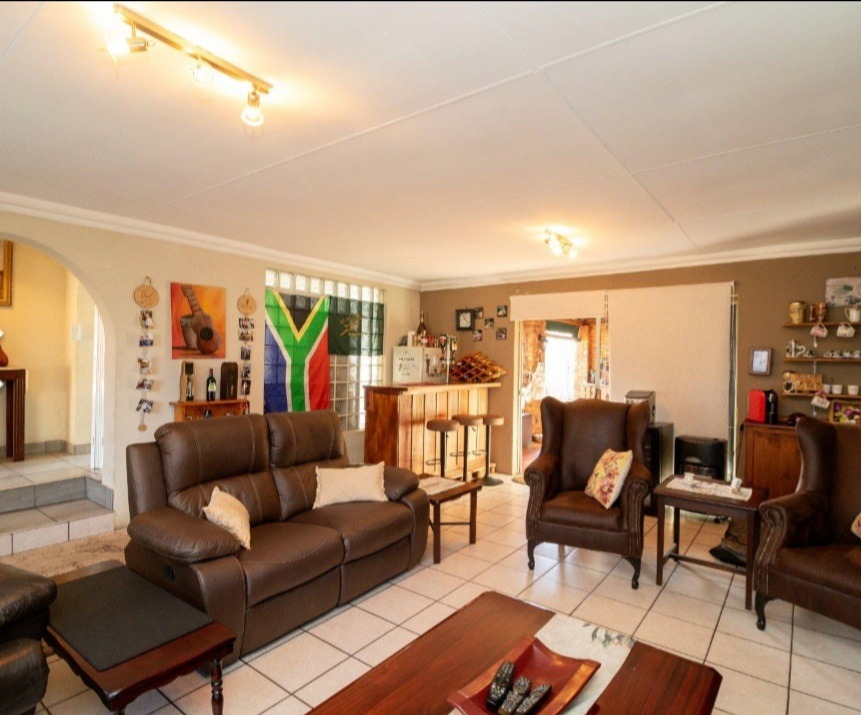 3 Bedroom Property for Sale in Dersley Gauteng