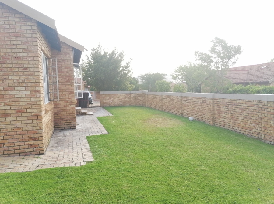 To Let 2 Bedroom Property for Rent in Honeydew Manor Gauteng