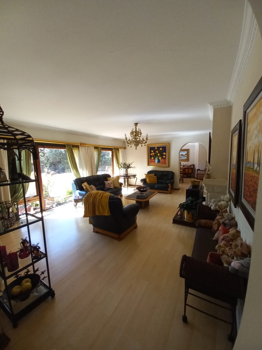 4 Bedroom Property for Sale in Larrendale Gauteng