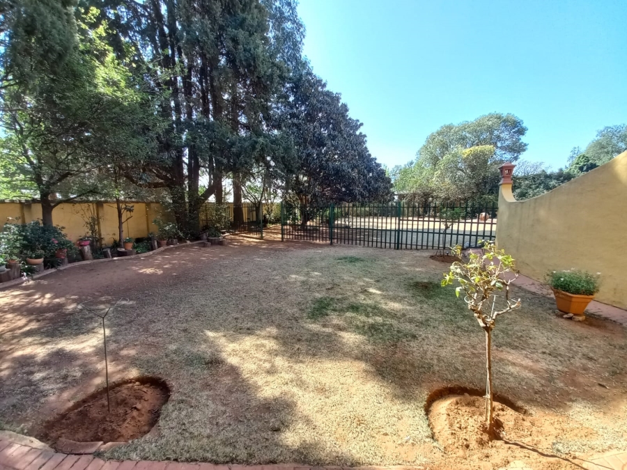 4 Bedroom Property for Sale in Larrendale Gauteng