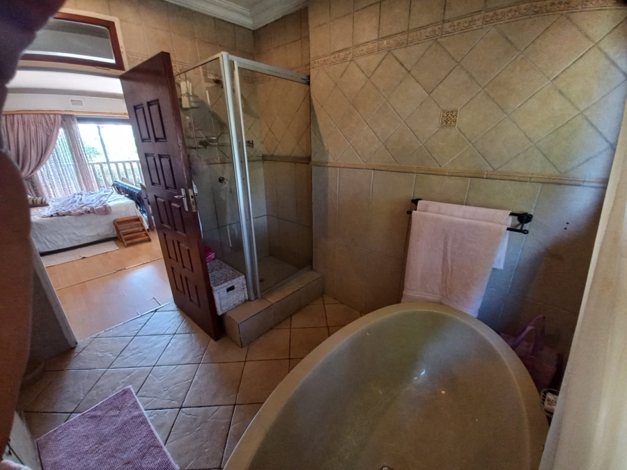 4 Bedroom Property for Sale in Larrendale Gauteng