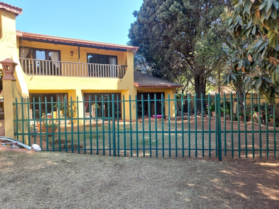 4 Bedroom Property for Sale in Larrendale Gauteng