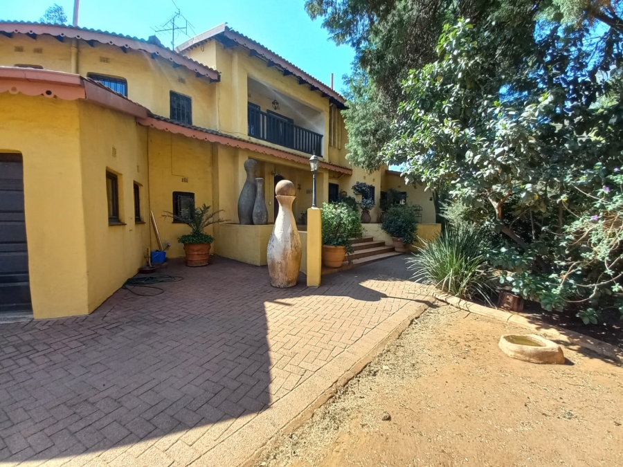 4 Bedroom Property for Sale in Larrendale Gauteng