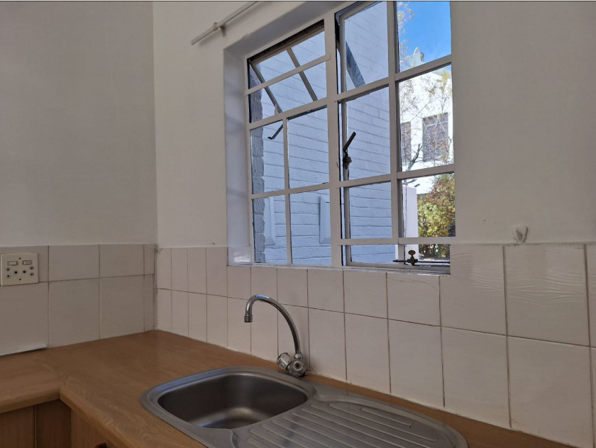 To Let 1 Bedroom Property for Rent in Magaliessig Gauteng