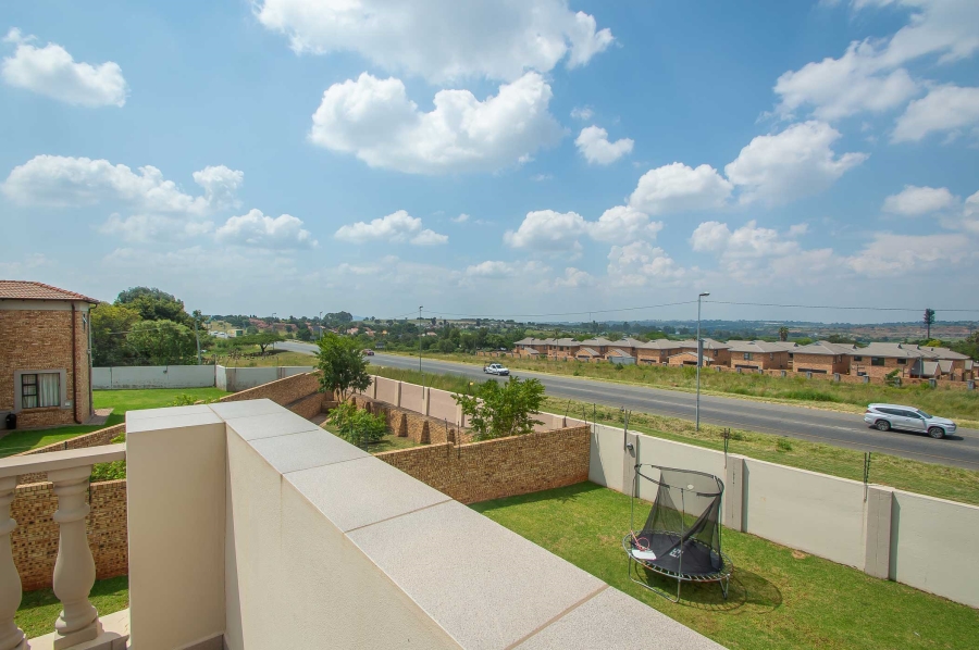 3 Bedroom Property for Sale in Ruimsig Gauteng