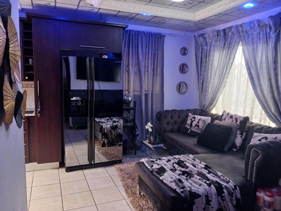 2 Bedroom Property for Sale in Cosmo City Gauteng