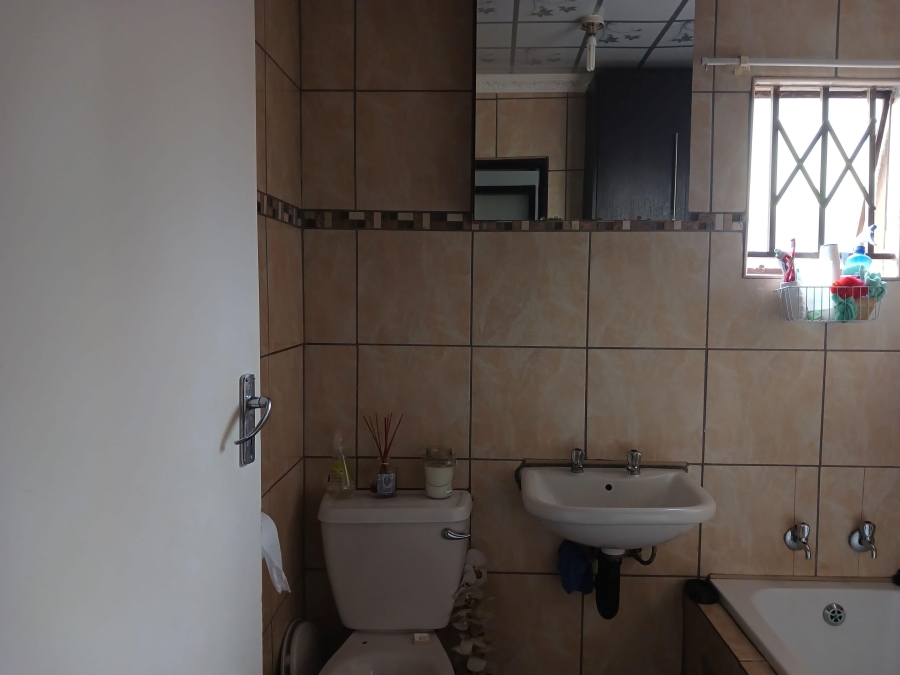 2 Bedroom Property for Sale in Cosmo City Gauteng