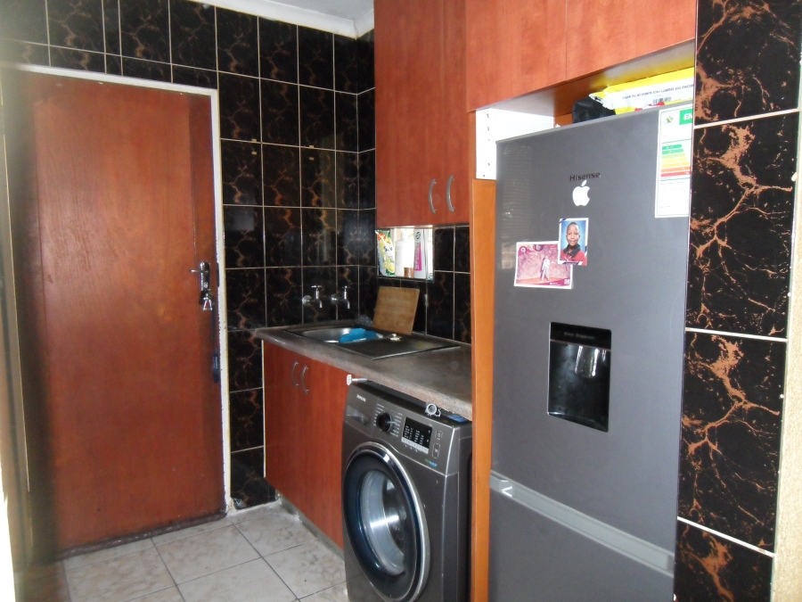 2 Bedroom Property for Sale in Kew Gauteng