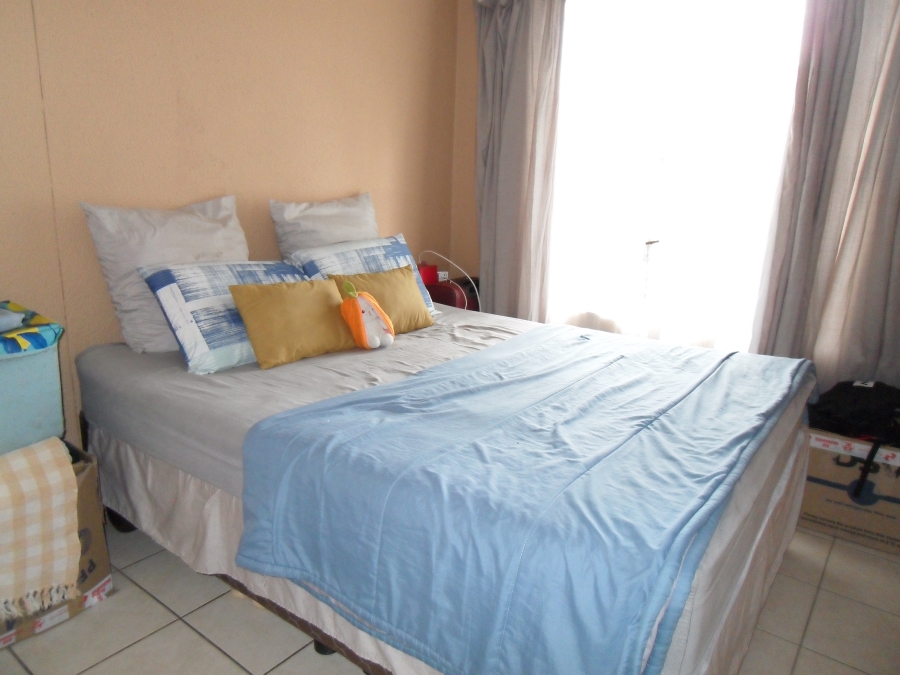 2 Bedroom Property for Sale in Kew Gauteng