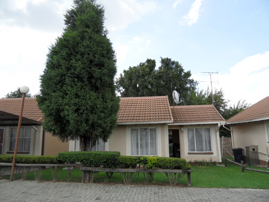 2 Bedroom Property for Sale in Kew Gauteng