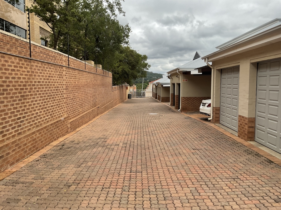 3 Bedroom Property for Sale in Nieuw Muckleneuk Gauteng