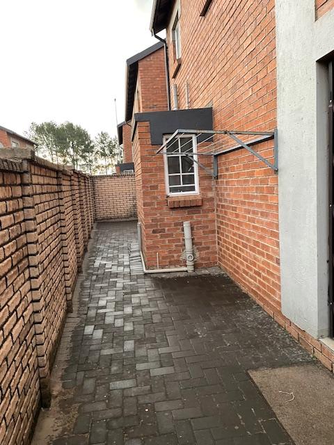 3 Bedroom Property for Sale in Raslouw Gauteng