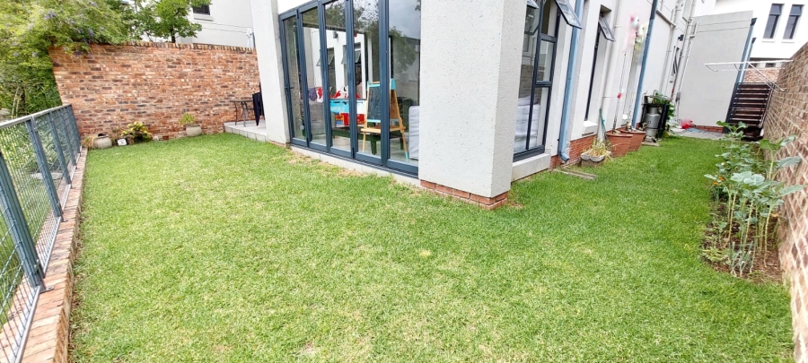 4 Bedroom Property for Sale in Crowthorne AH Gauteng