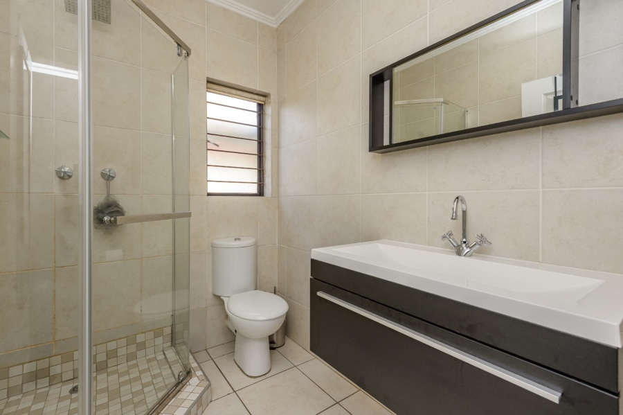 2 Bedroom Property for Sale in Greenstone Hill Gauteng