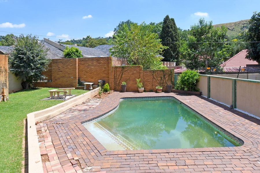 3 Bedroom Property for Sale in Cyrildene Gauteng