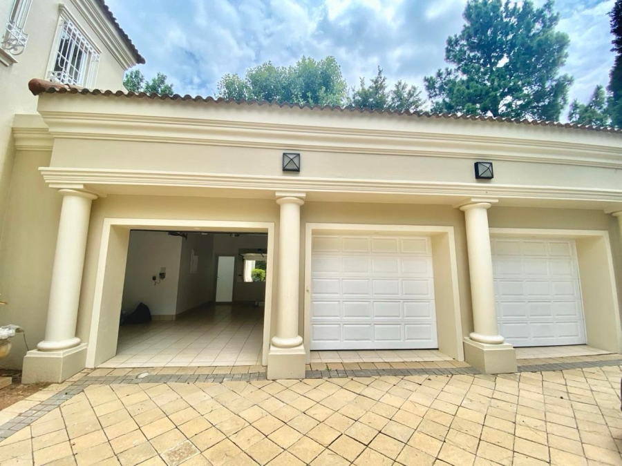 To Let 4 Bedroom Property for Rent in Sandhurst Gauteng