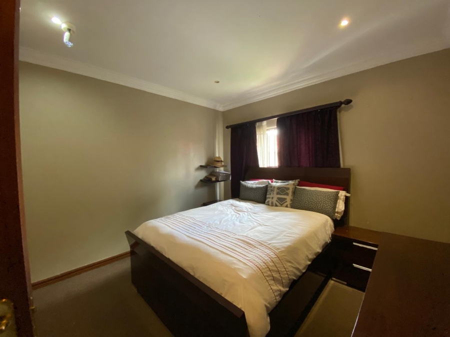 4 Bedroom Property for Sale in Thatchfield Estate Gauteng