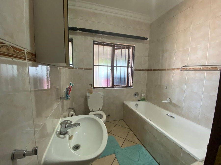 4 Bedroom Property for Sale in Thatchfield Estate Gauteng