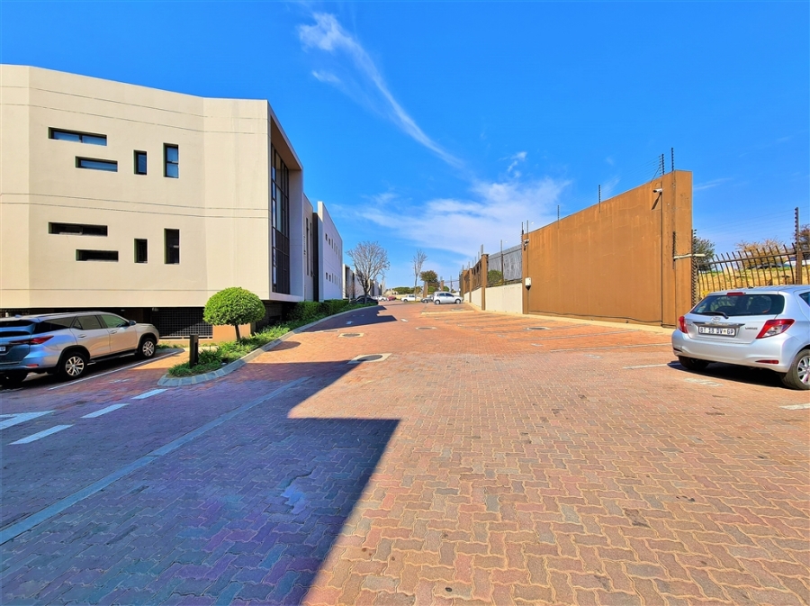 To Let commercial Property for Rent in Fourways Gauteng