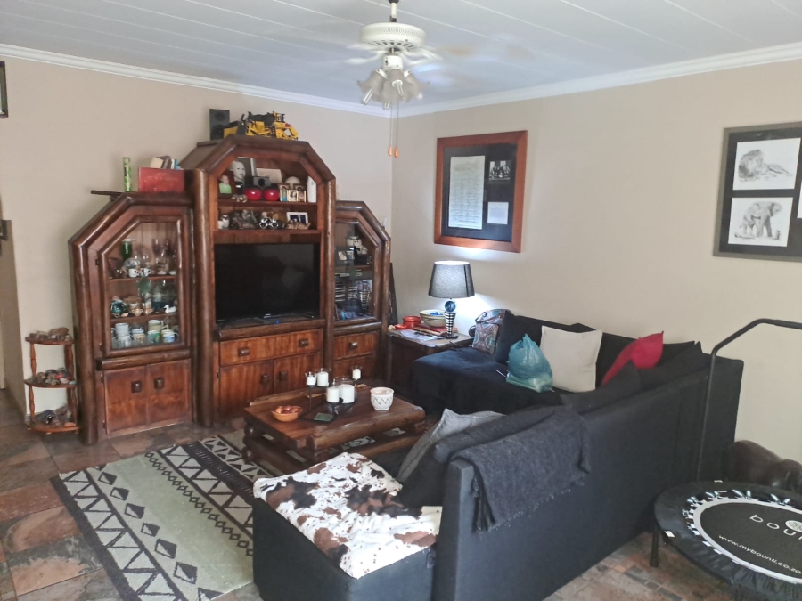 To Let 2 Bedroom Property for Rent in New Redruth Gauteng