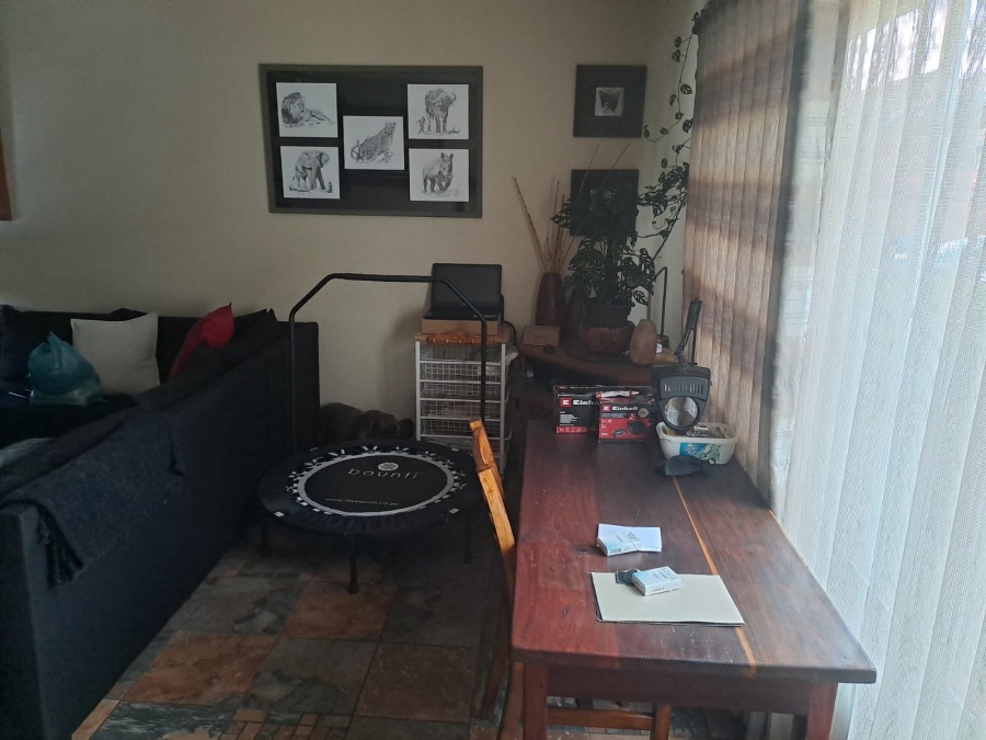 To Let 2 Bedroom Property for Rent in New Redruth Gauteng