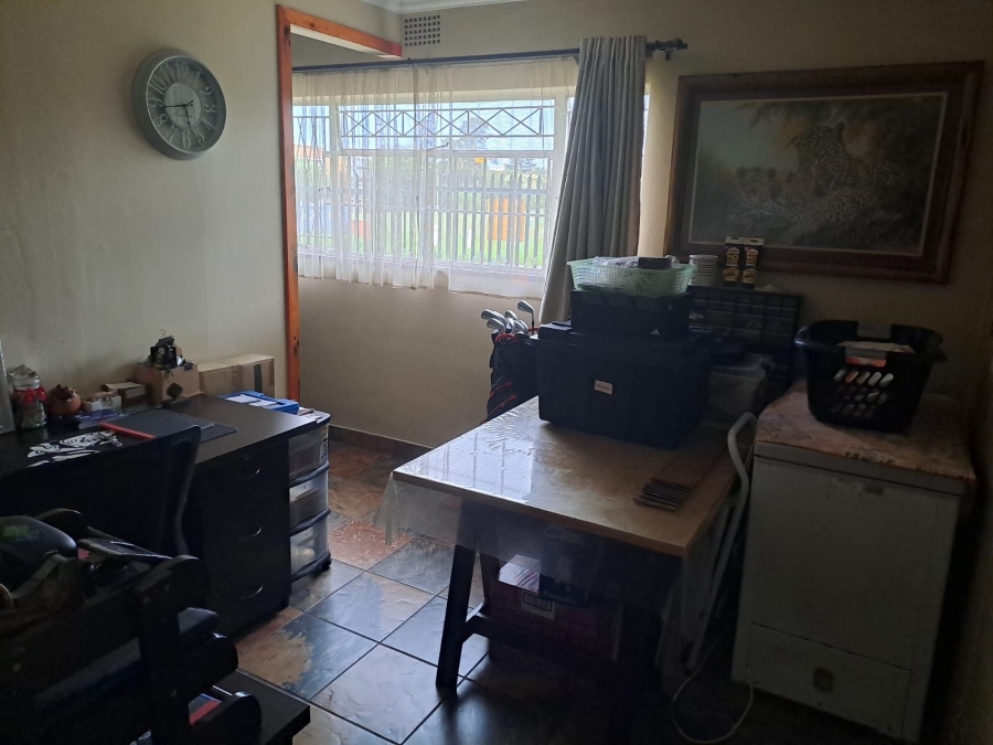 To Let 2 Bedroom Property for Rent in New Redruth Gauteng