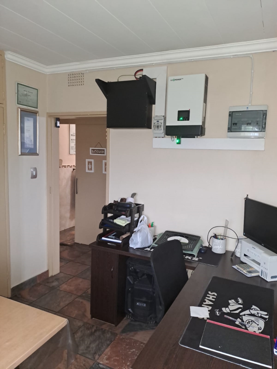 To Let 2 Bedroom Property for Rent in New Redruth Gauteng