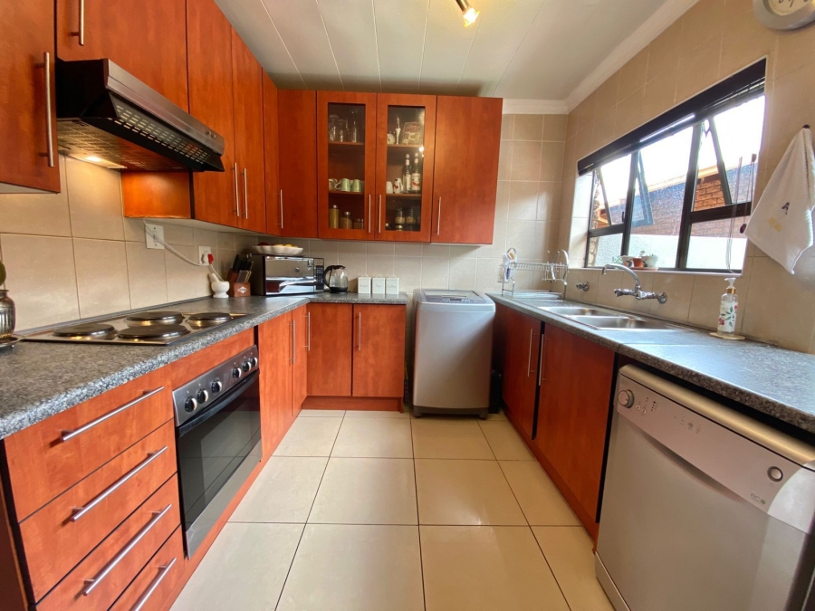 To Let 3 Bedroom Property for Rent in Mayberry Park Gauteng