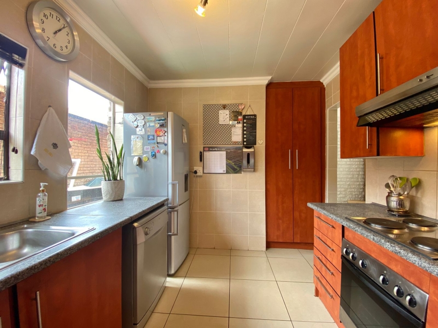 To Let 3 Bedroom Property for Rent in Mayberry Park Gauteng