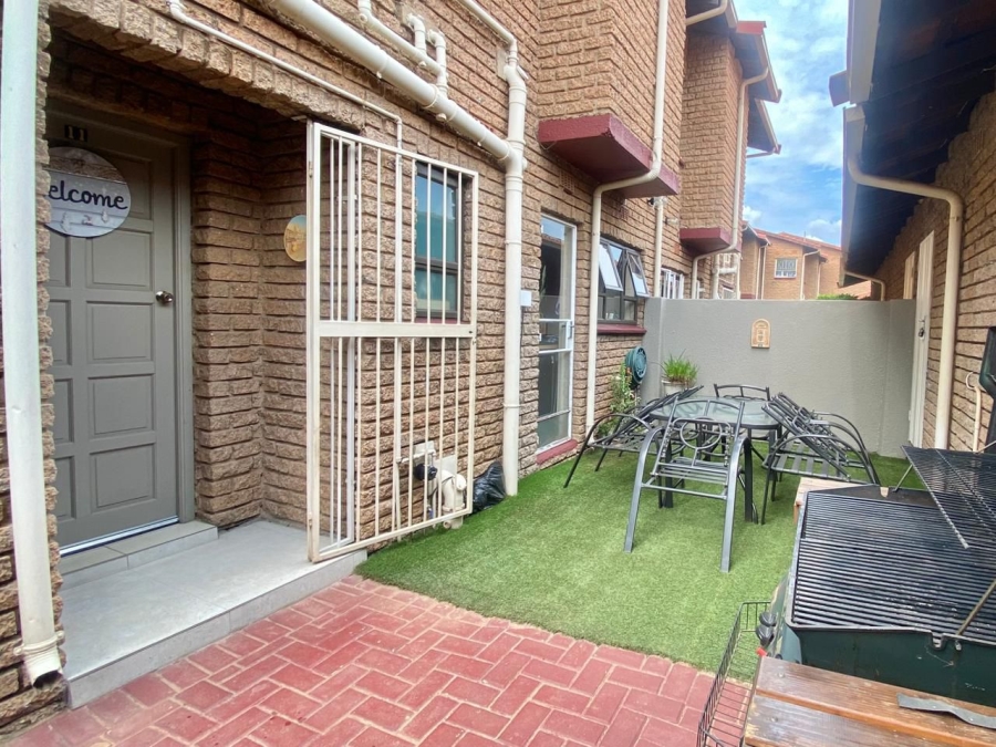 To Let 3 Bedroom Property for Rent in Mayberry Park Gauteng