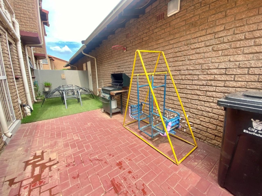 To Let 3 Bedroom Property for Rent in Mayberry Park Gauteng