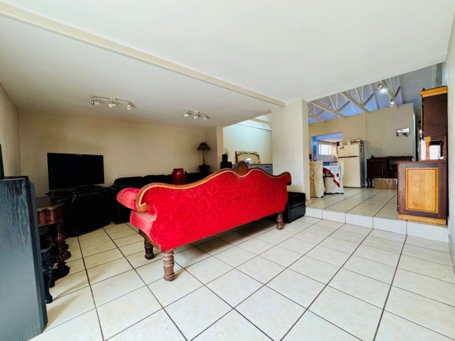 4 Bedroom Property for Sale in Magalieskruin Gauteng