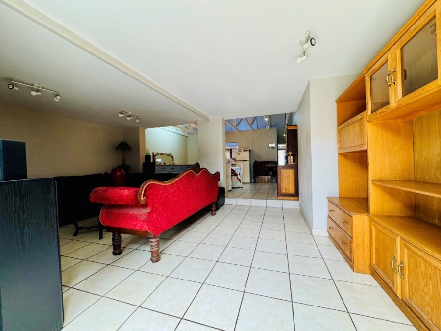 4 Bedroom Property for Sale in Magalieskruin Gauteng